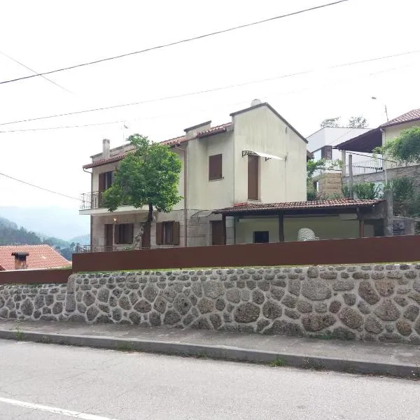 Casa Dina Doceira，位于吉尔斯的酒店