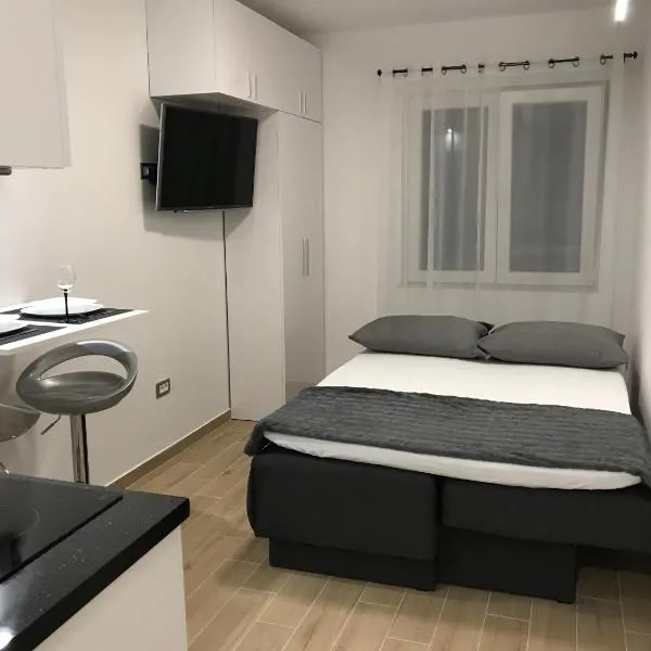 Apartman studio Ganga，位于奥米什的酒店