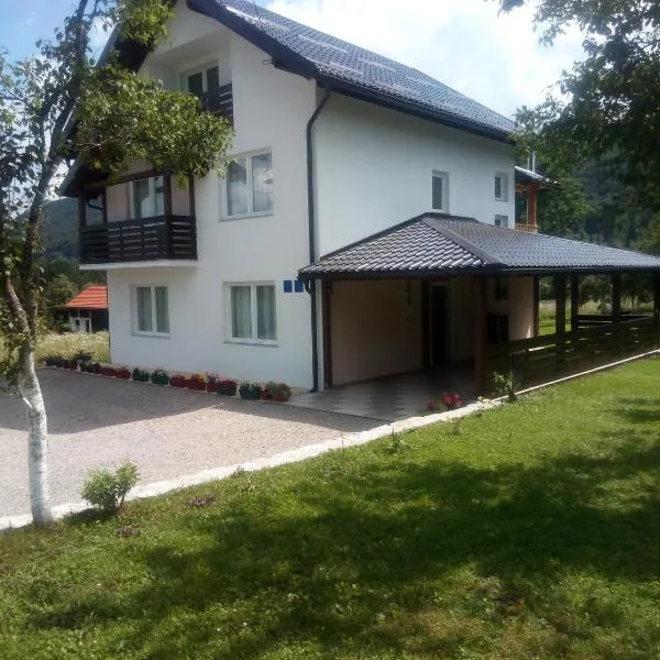 Apartments Paradise，位于Ličko Petrovo Selo的酒店