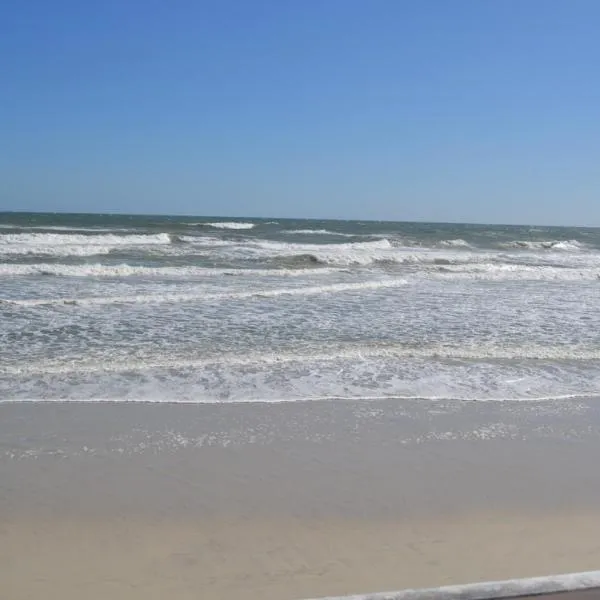 Daytona Beach studio condo with beautiful Ocean view，位于新士麦那海滩的酒店