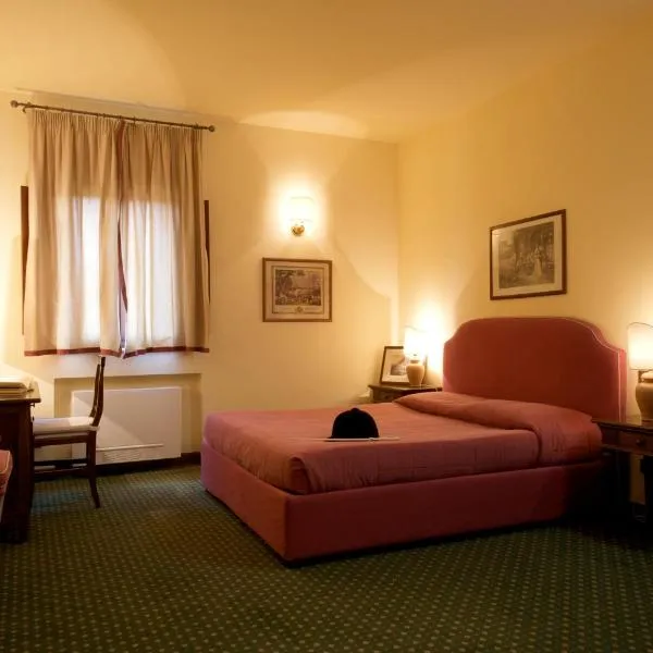 拉特努塔德西克拉米尼酒店，位于Acqualoreto的酒店