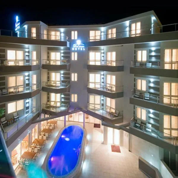 Apartments Del Mar，位于佩特罗瓦纳莫鲁的酒店