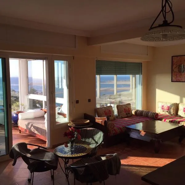 Appartement 100M² Avec Terrasse 200M² Privée Vue Sur Mer，位于沃利迪耶的酒店