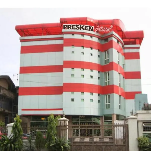 Presken Hotel at International Airport Road，位于Ewu的酒店