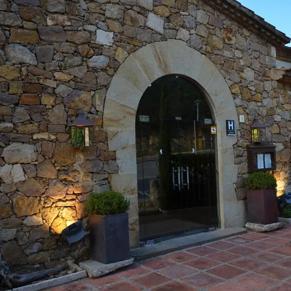 加利纳马斯科曼廓酒店，位于Brugarol的酒店