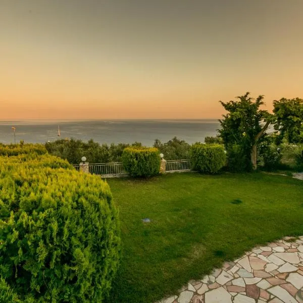 Koroni Zaga Beach- Seascape Luxury Villa Costiana，位于科罗尼的酒店