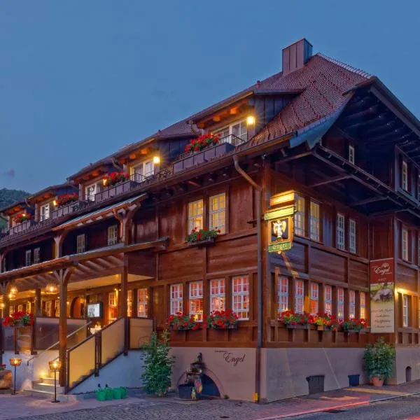 Hotel-Gasthaus Goldener Engel，位于Gutach im Breisgau的酒店