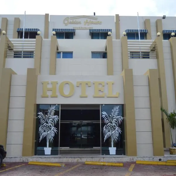 Golden House Hotel & Convention Center，位于Mata Palma的酒店