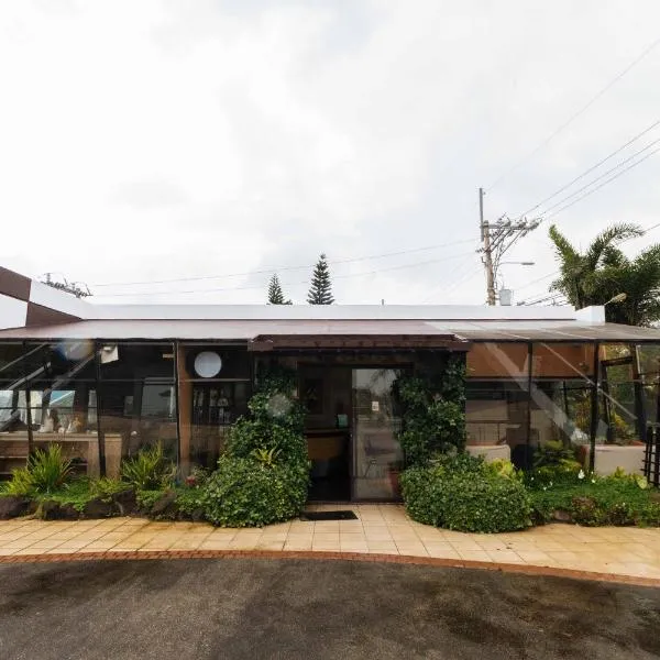 RedDoorz Plus at The Ridge Tagaytay，位于大雅台的酒店