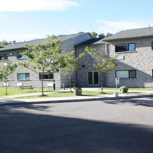 Residence & Conference Centre - Brockville，位于布罗克维尔的酒店