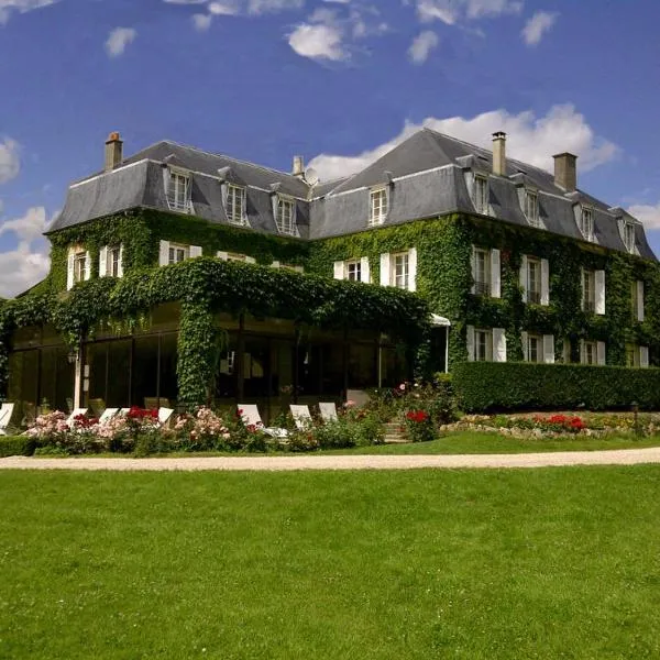 桑西城堡连锁酒店，位于Giremoutiers的酒店