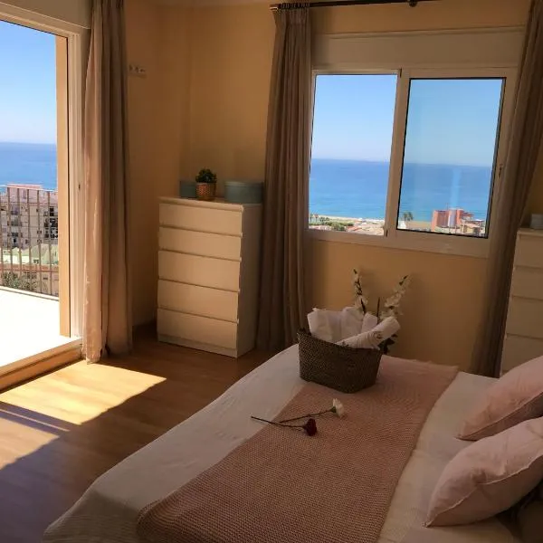 Rooms in Seafront Villa，位于马拉加的酒店