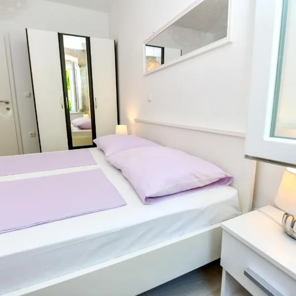 Mila Apartment，位于Obrovac Sinjski的酒店