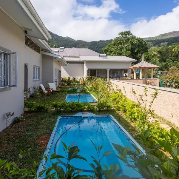 Beau Vallon Villa Chalets，位于博瓦隆的酒店