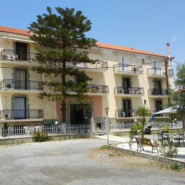 Argiropouloi，位于Koútroufa的酒店
