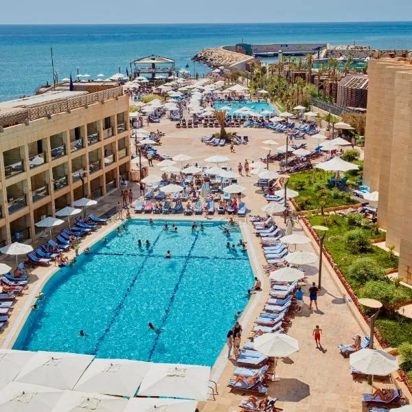 珊瑚海滩酒店和贝鲁特度假村，位于Khaldah的酒店
