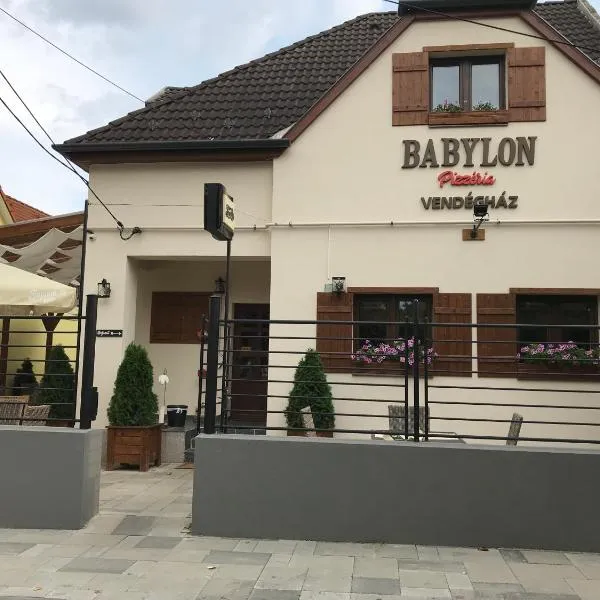 Babylon Pizzéria Vendégház，位于Harsány的酒店