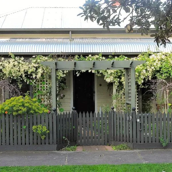 Delightful Cottage，位于昆斯克利夫的酒店