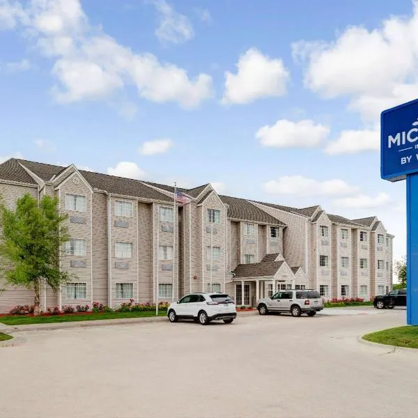 米克罗酒店由温德姆贝尔维尤管理，位于Ralston的酒店