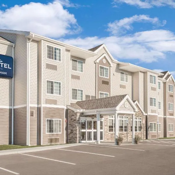 Microtel Inn & Suites by Wyndham Binghamton，位于Johnson City的酒店