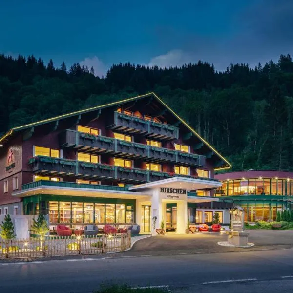Hirschen Wohlfühlhotel Bregenzerwald，位于施科佩尔瑙的酒店