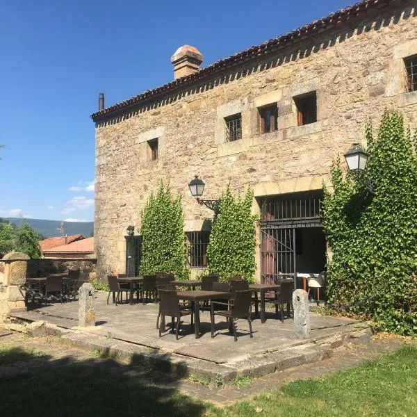 Real Posada de la Mesta，位于比努埃萨的酒店