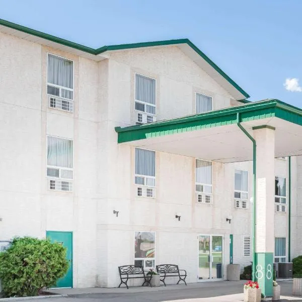 多芬速8酒店，位于Dauphin的酒店