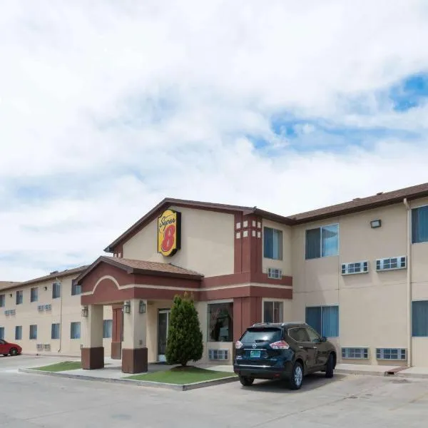 伯纳利欧速8酒店，位于Santa Ana Pueblo的酒店