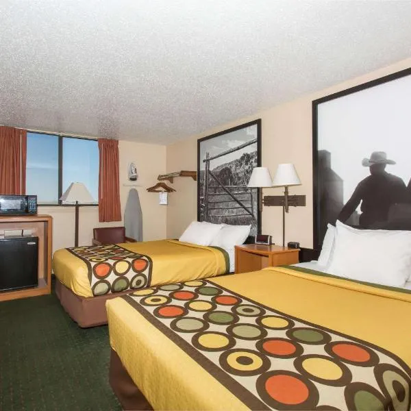 Super 8 by Wyndham Casper West by the River，位于卡斯珀的酒店