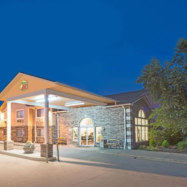 里士满速8酒店，位于Excelsior Springs的酒店