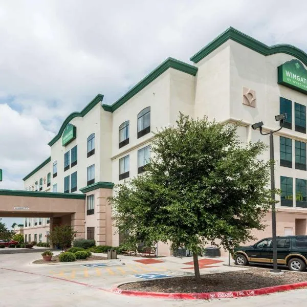 布劳恩费尔斯温盖特温德姆酒店，位于新布朗费尔斯的酒店