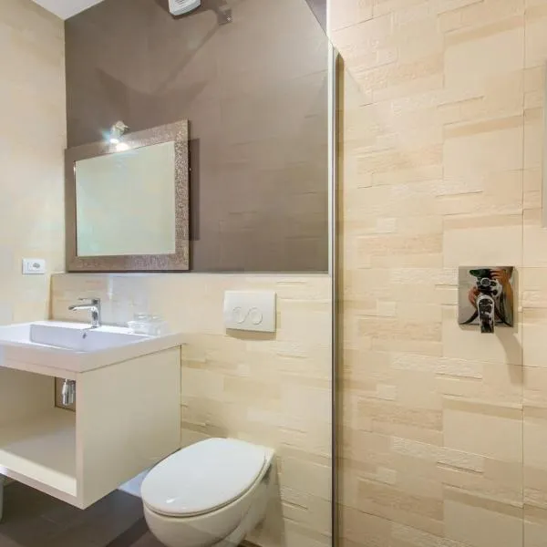 Rooms K&T sea side luxury，位于普拉的酒店