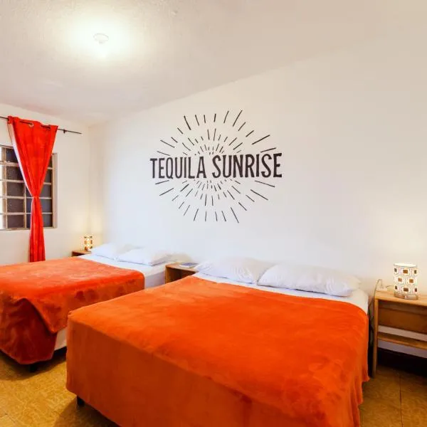 Tequila Sunrise Hostel，位于危地马拉的酒店