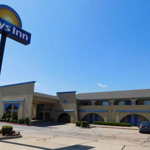 Days Inn by Wyndham Oklahoma City NW Expressway，位于Warr Acres的酒店