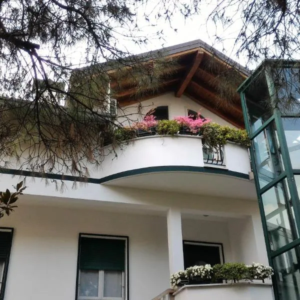 B&B LE MAGNOLIE，位于加拉瑞特的酒店