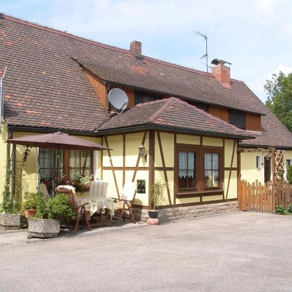 Gästehaus "Gisela" im fürstlichen Fischhaus，位于Schillingsfürst的酒店