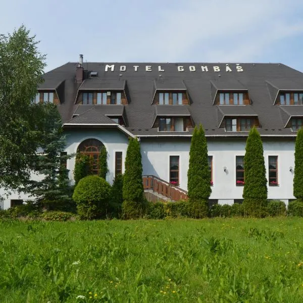 Motel Gombáš，位于Komjatná的酒店