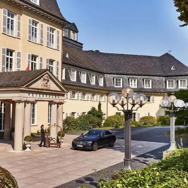 Steigenberger Grandhotel & Spa Petersberg，位于Niederbachem的酒店