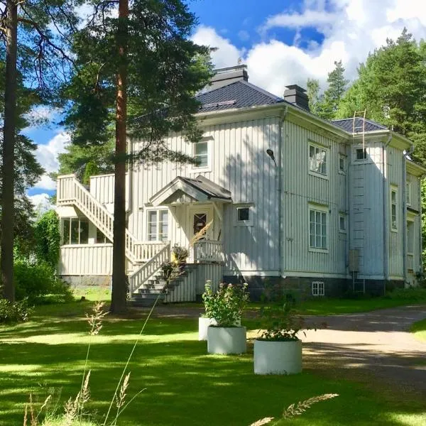 Hunajakoto，位于Hirsjärvi的酒店