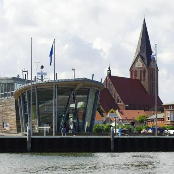 Ostseeferien in Barth; FeWo "Korls Hüsung"，位于巴特的酒店