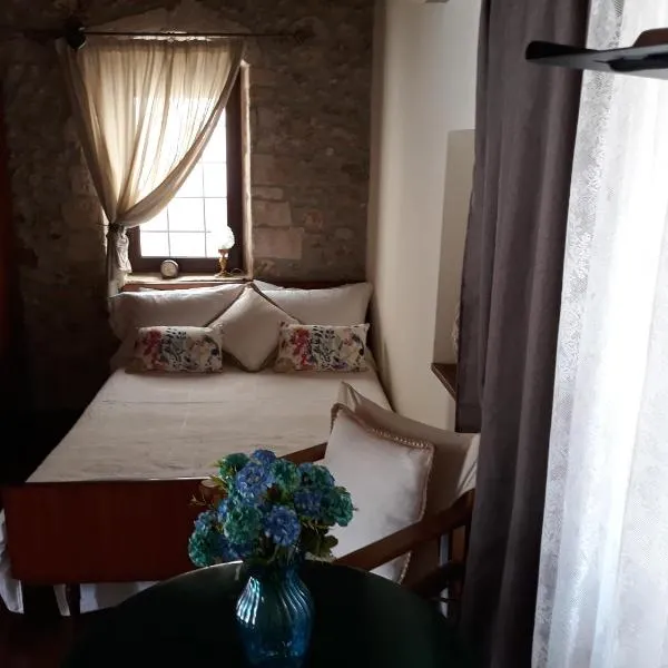 Koutouloufari Cosy Cretan Cottage，位于赫索尼索斯的酒店