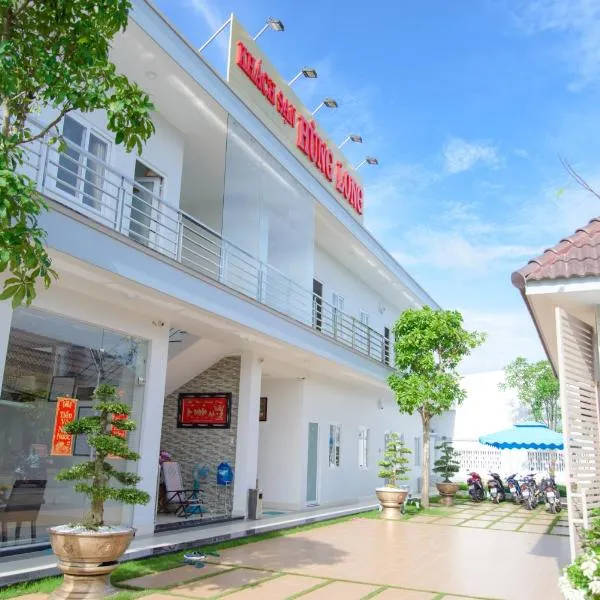 胡隆酒店，位于Giồng Tú Ðiền的酒店