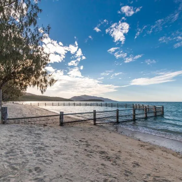 Birdsong House- Dingo Beach，位于Hideaway Bay的酒店