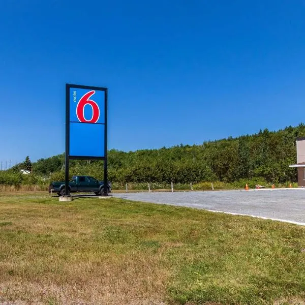 Motel 6-Sudbury, ON，位于Coniston的酒店