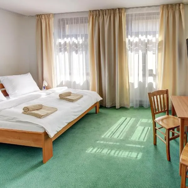 哈昂迪巴斯塔酒店，位于泰普拉河畔贝乔夫的酒店
