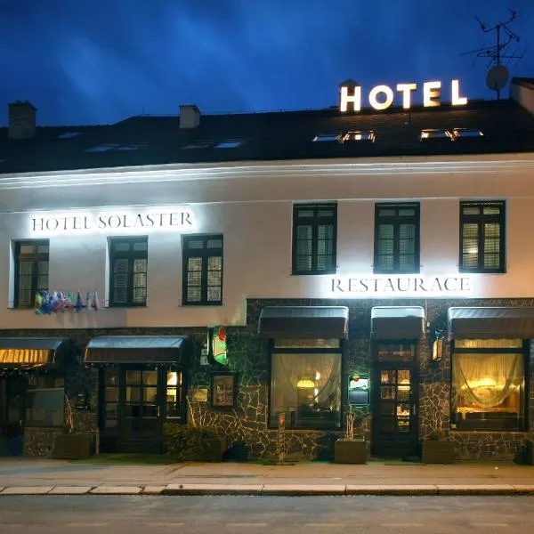 Hotel Solaster Garni，位于Babice的酒店
