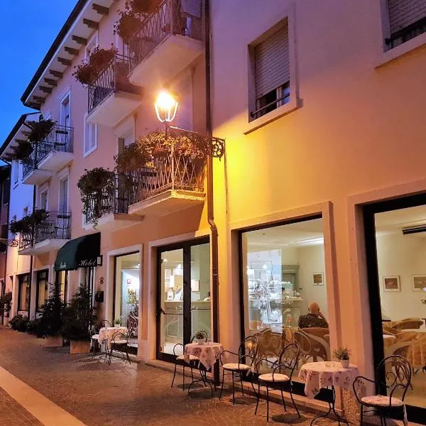 Albergo Fiorita，位于巴多利诺的酒店