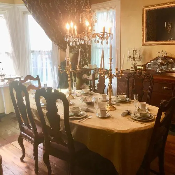 Aaron House of Niagara Falls，位于尼亚加拉瀑布的酒店