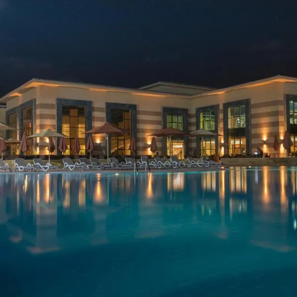 Aura Resort Sidi Abd El Rahman El Alamein，位于Mājid Abū Zayd的酒店