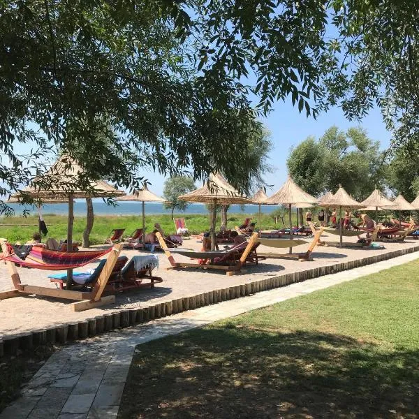 斯库台湖度假酒店，位于Stërbeq的酒店